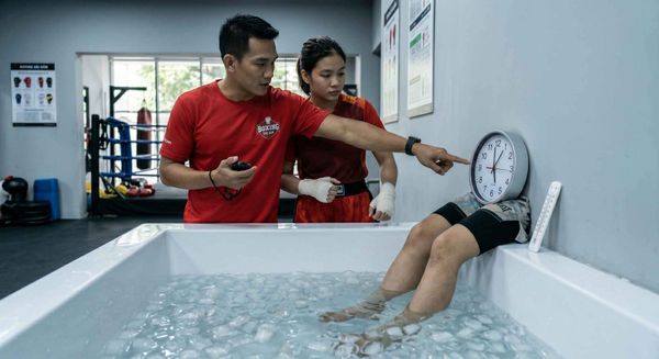 Lợi ích của liệu pháp tắm nước đá (Ice Bath) giúp giảm viêm sau buổi tập nặng