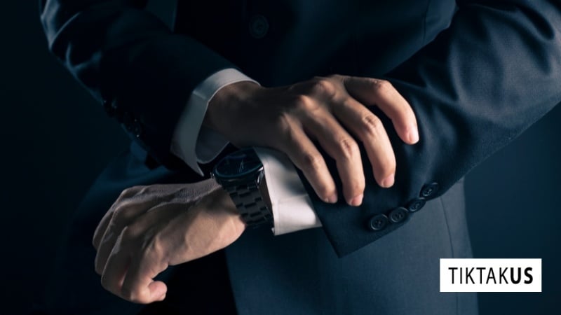 Đồng hồ đeo tay chính hãng