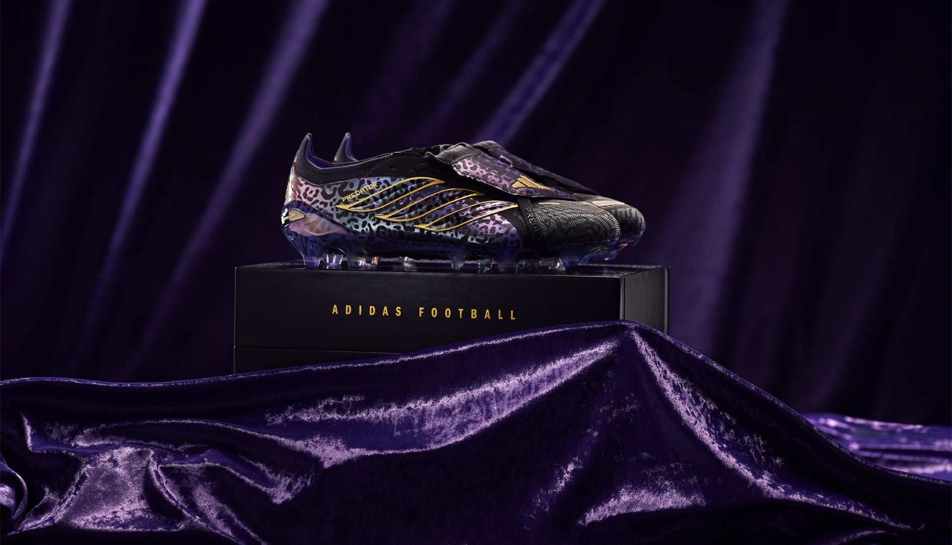 adidas trình làng Predator 26 Kaká: Bản hòa ca tôn vinh