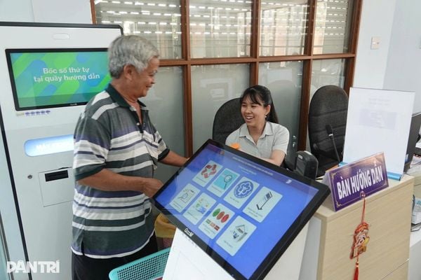 Hệ thống kiosk chuyển đổi số đã cập bến TTHCC xã Cần Đước, Tây Ninh