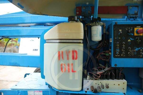 Hướng dẫn cách kiểm tra dầu thủy lực của xe nâng người đúng kỹ thuật