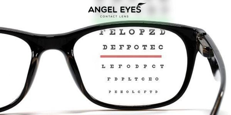 Làm việc buổi tối nhiều khiến kính áp tròng ban đêm kém hiệu quả