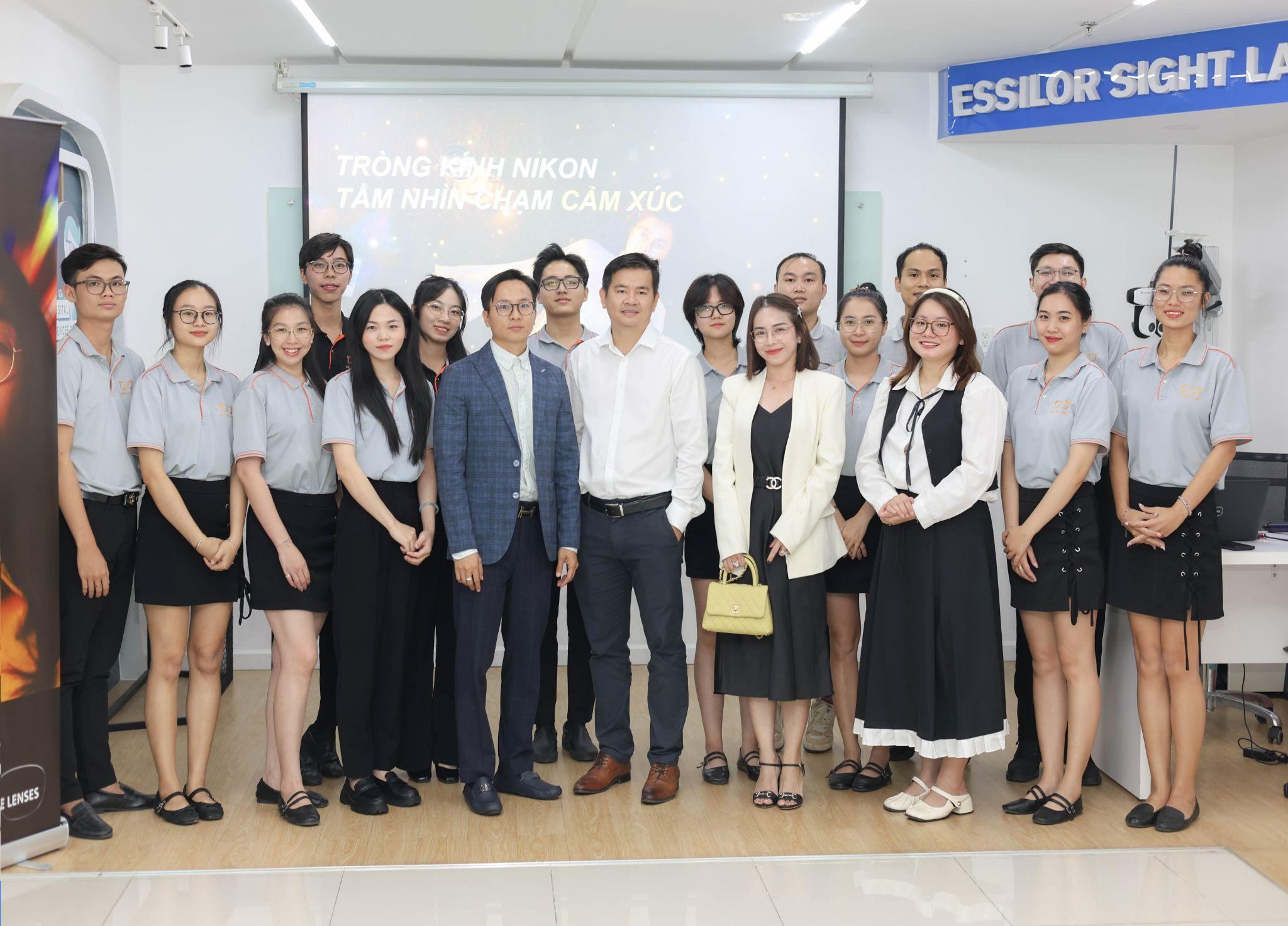 Nikon Hợp Tác Cùng Mắt Kinh Shady - Tiên Phong Mang Chuẩn Mực Quang Học Nhật Bản Đến Việt Nam