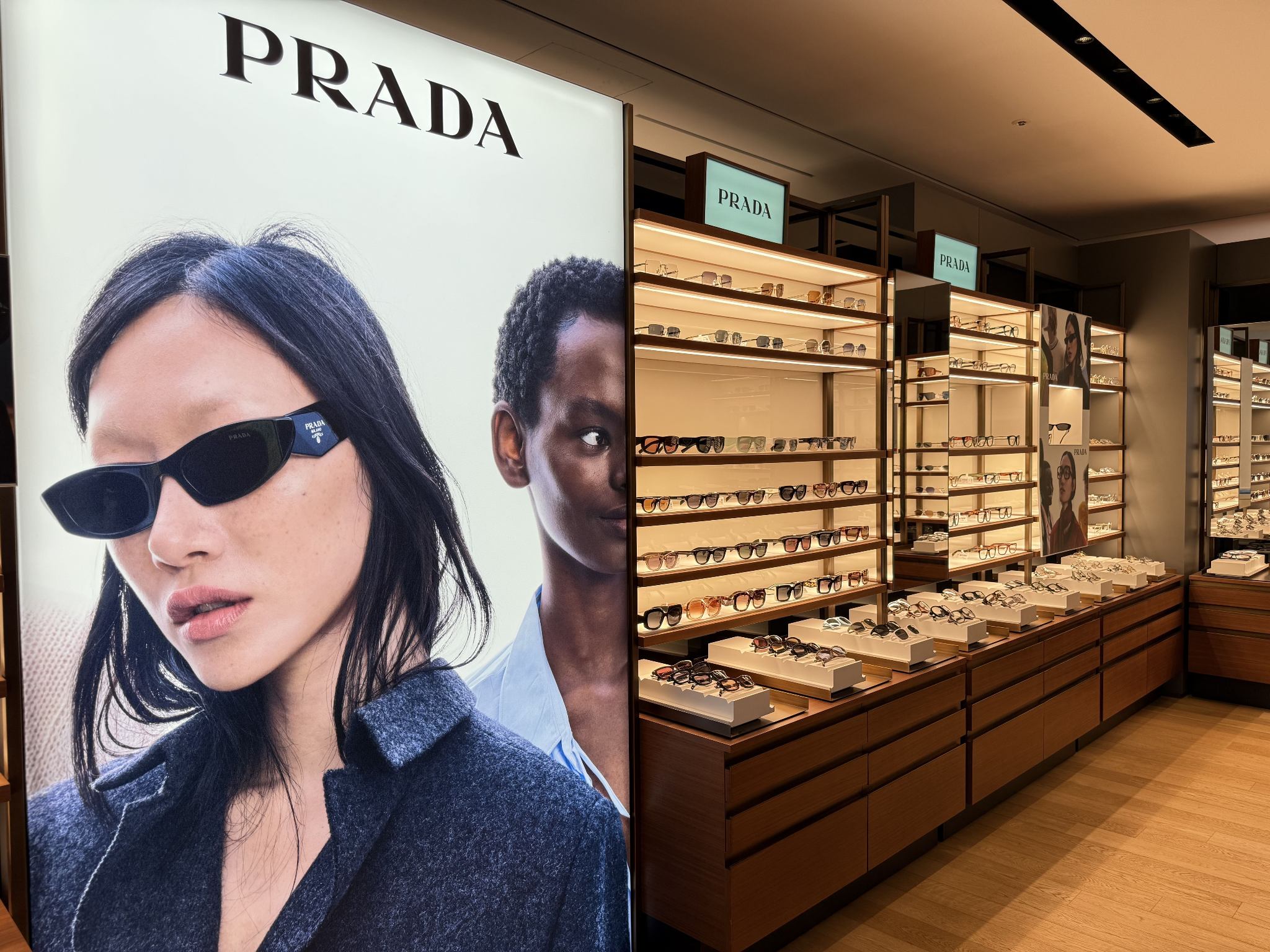 Mắt Kính Shady dự Sự Kiện Ra Mắt BST XUÂN HÈ 2026 Của Tập Đoàn EssilorLuxottica Tại Hàn Quốc
