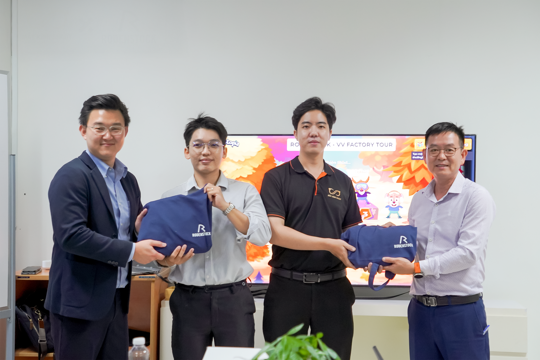 Mắt Kính Shady Nâng Chuẩn Dịch Vụ Thị Lực: Tham Quan Nhà Máy Rodenstock - Đào Tạo Chuyên Sâu B.I.G.NORM & MYCON