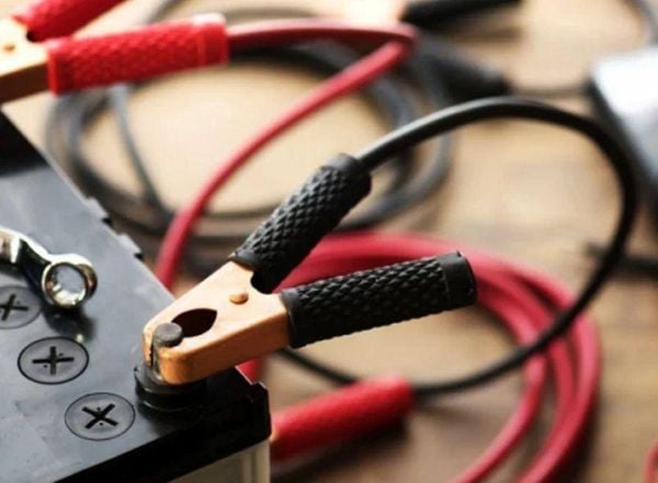 Bình ắc quy có sạc được không?