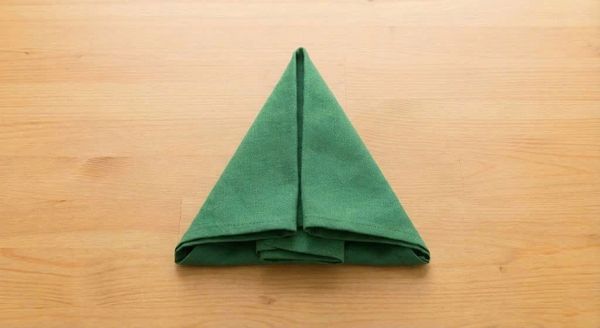 gấp khăn ăn hình cây thông