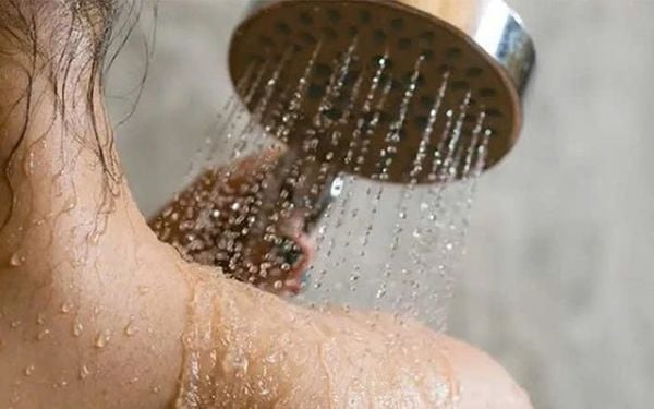 mùng 1 có nên tắm không