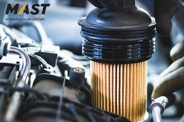 Bơm nhiên liệu có nhiệm vụ hút nhiên liệu từ bình chứa và đẩy nhiên liệu