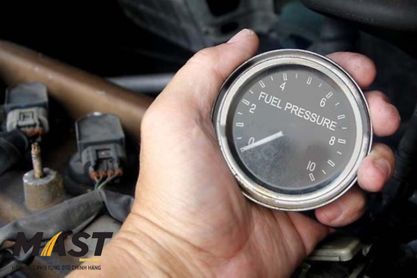 Dấu hiệu nhận biết bơm nhiên liệu ô tô hư hỏng