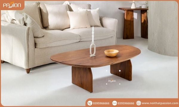Phối bàn sofa với ghế sofa bọc vải ấm cúng