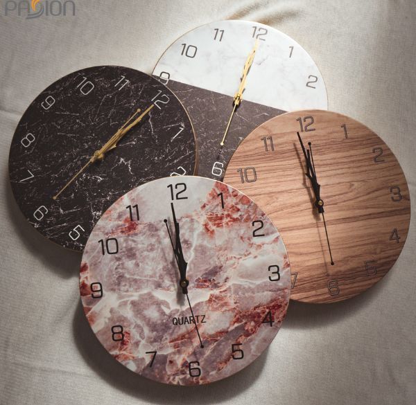 Lý do nên mix đồng hồ và tượng decor trong phòng khách