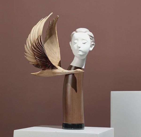 Nguyên tắc mix đồng hồ và tượng decor đẹp, hài hòa