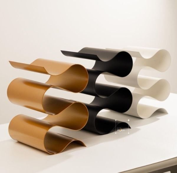 Bố trí kệ rượu vang bằng gỗ hài hòa với nội thất