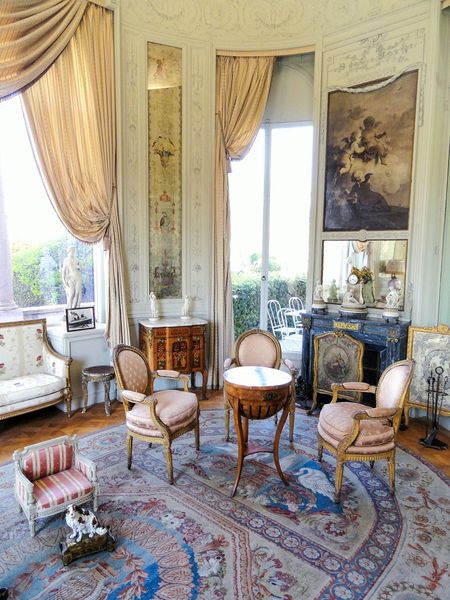 Nội thất Louis XVI tại Biệt thự Ephrussi de Rothschild