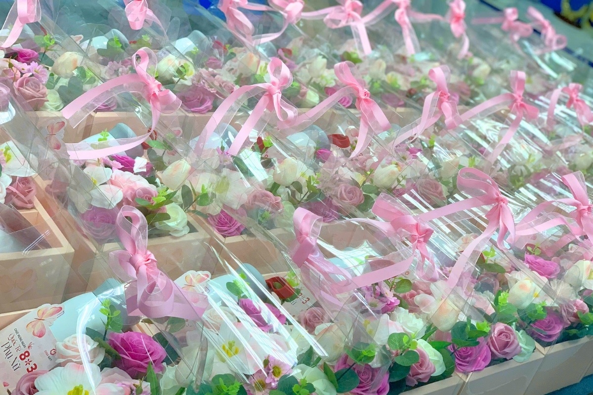 Những set quà 20-10 bắt mắt, phù hợp với công việc văn phòng