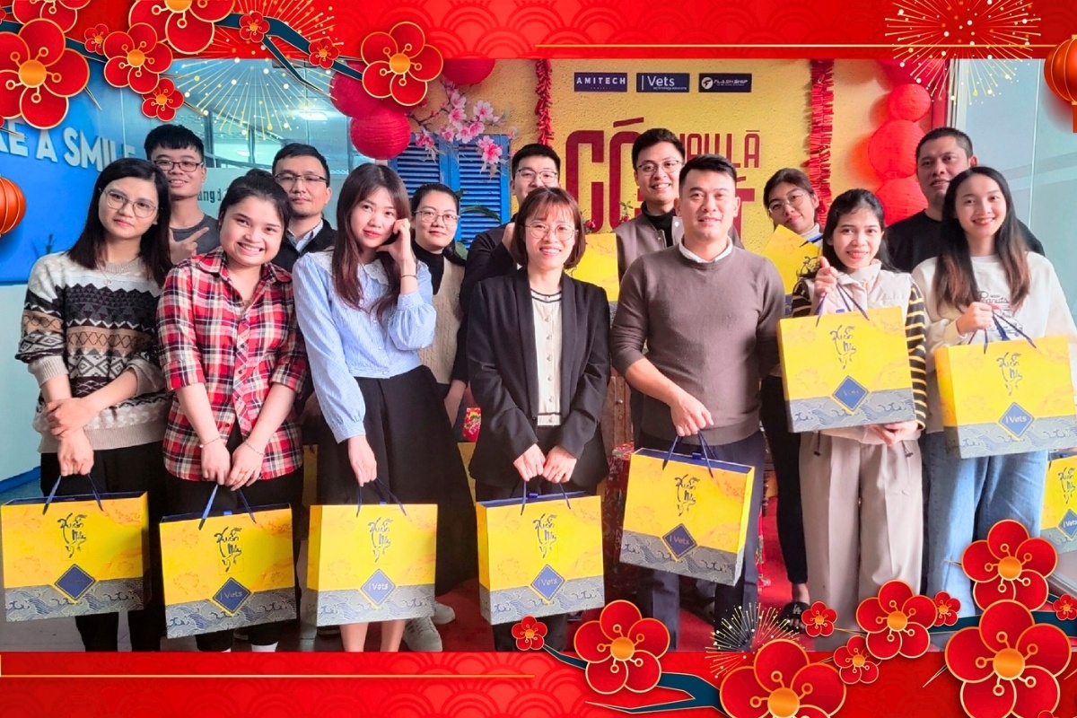 Tặng quà Tết là văn hóa lâu đời của người Việt thể hiện chữ