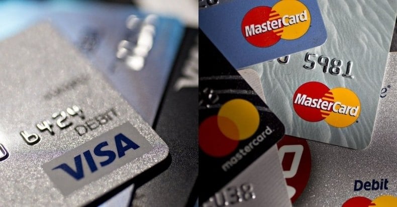 Chuẩn bị thẻ ngân hàng có thể thanh toán quốc tế Visa Master Card JCB