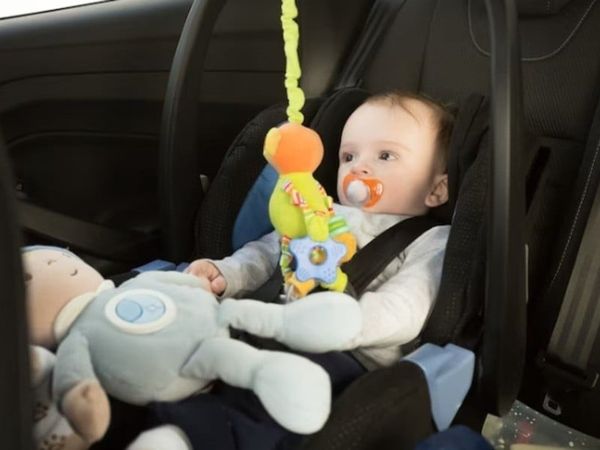 Đồ chơi sẽ giúp tâm trạng của bé vui vẻ hơn