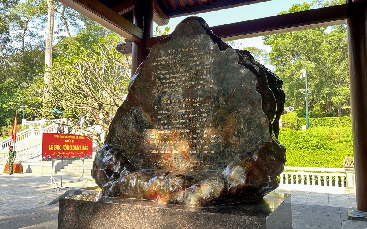 Unicom JSC Tham quan di tích K9 Đá Chông (1)