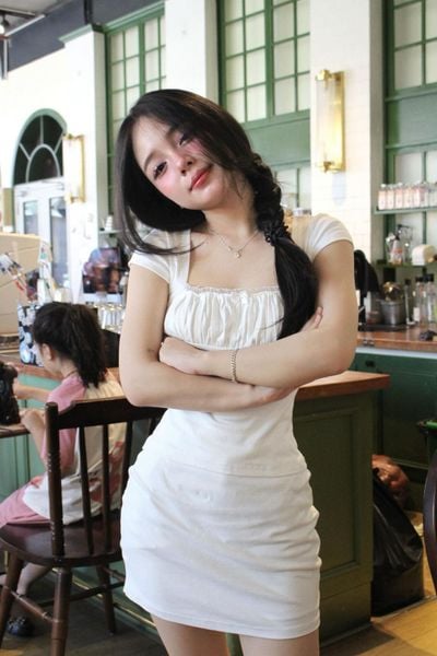 Các kiểu váy hè đẹp nhất - Váy body ôm vừa