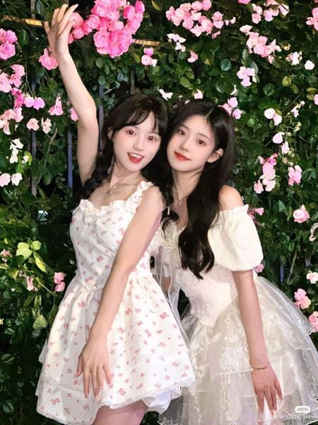 Cách tạo dáng chụp ảnh với bạn thân kề mặt nhau