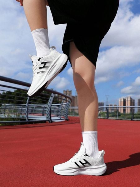 Top 10 đôi giày HOT nhất 2025 - Sporty Lifestyle