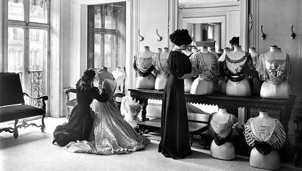 Haute Couture là gì - Atelier ở Paris