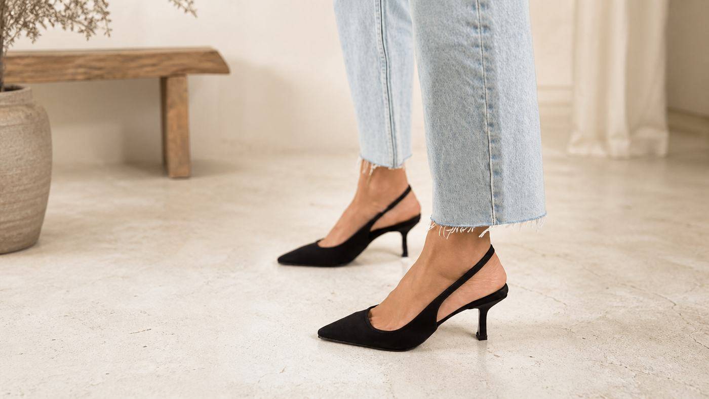 Slingback giữ phần mũi chỉn chu nhưng vẫn mở gót nên nhìn nhẹ chân hơn