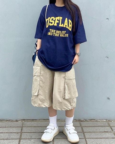 Outfit đi dã ngoại nữ mùa hè - Áo thun oversized phối quần short kaki