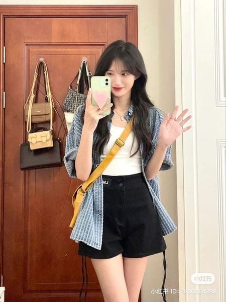 Outfit đi dã ngoại nữ mùa hè - Áo hai dây phối sơ mi khoác ngoài