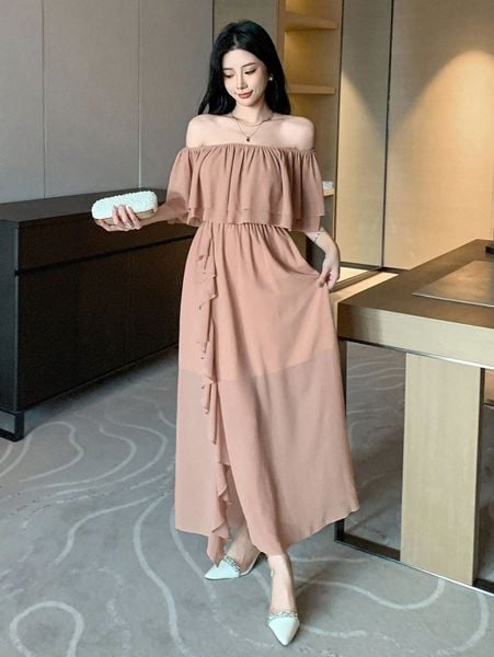 Outfit đi đám cưới cho nữ - Đầm trễ vai nhã nhặn