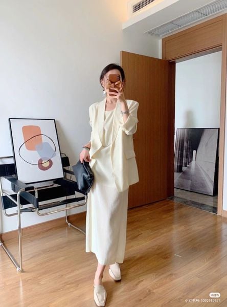 Outfit đi đám cưới cho nữ - Đầm lụa hai dây