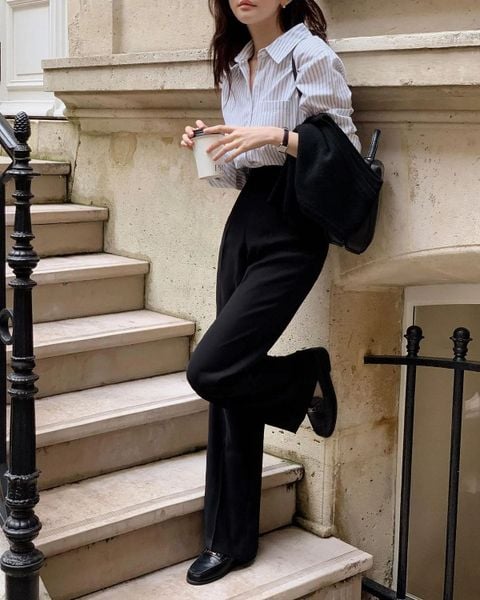 Outfit đi Tà Xùa - Sơ mi Oxford kết hợp với quần tây đứng dáng và loafer