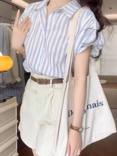 Phối đồ với túi xách - Sơ mi sọc + quần short vải + túi đeo chéo canvas