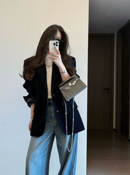 Quần jeans ống suông với blazer