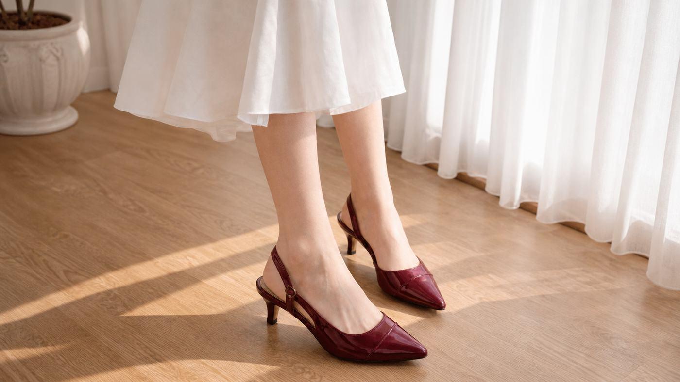 Slingback là kiểu giày có quai sau ôm gót và phần gót để hở