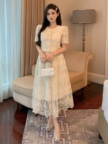 Đầm ren lớp lót mờ vừa