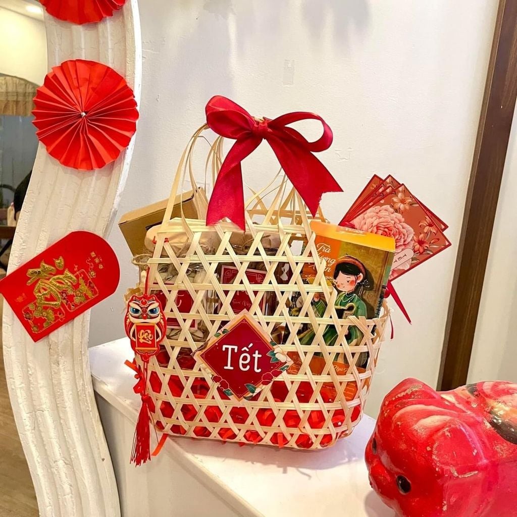 phụ kiện trang trí giỏ quà Tết