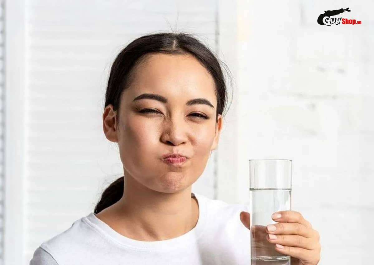 Súc miệng bằng nước muối sau khi quan hệ bằng miệng có tác dụng gì?
