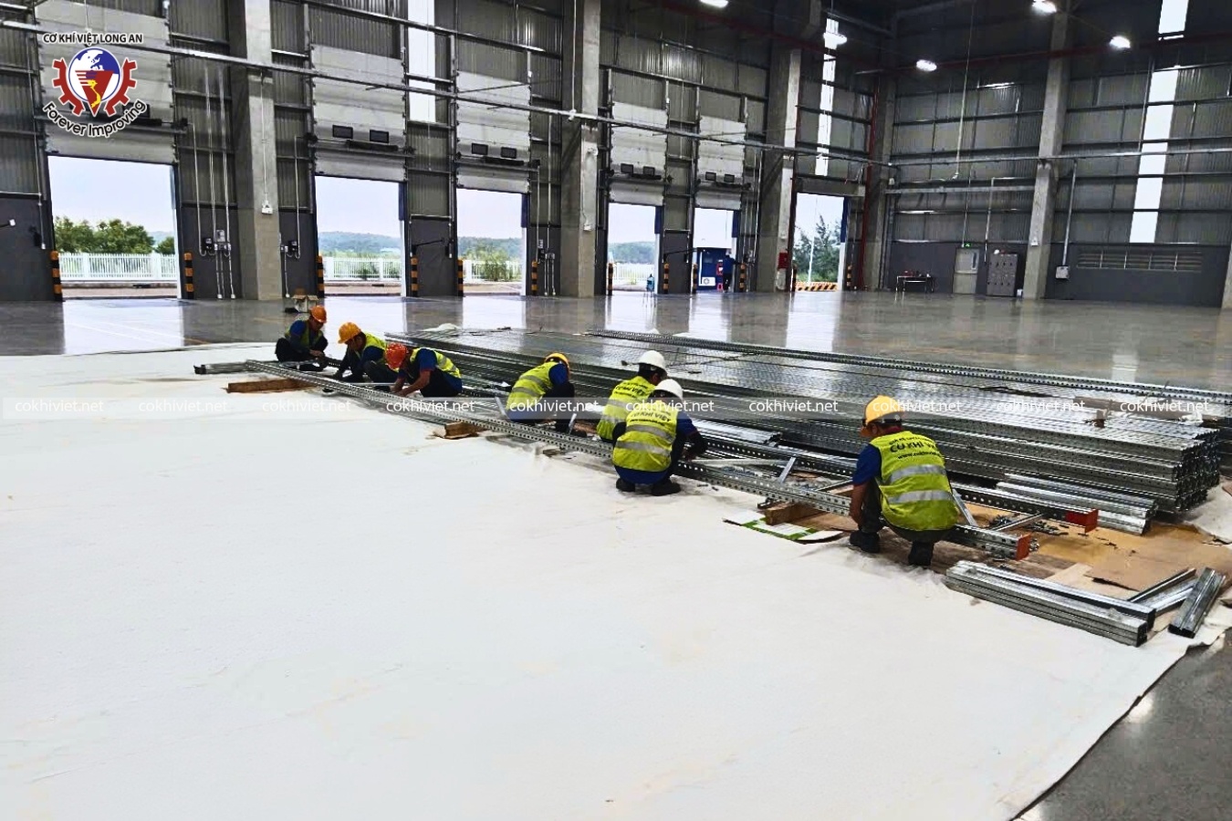 Quá trình lắp đặt kệ selective ngành logistics