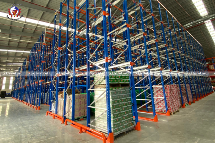 Dãy kệ Drive-in sâu nhiều pallet tối ưu không gian kho