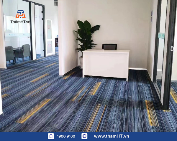 Thảm Trải Sàn Văn Phòng: Nên Chọn Thảm Cuộn Hay Thảm Tấm? Phân Biệt Chi Tiết & Cách Chọn Đúng