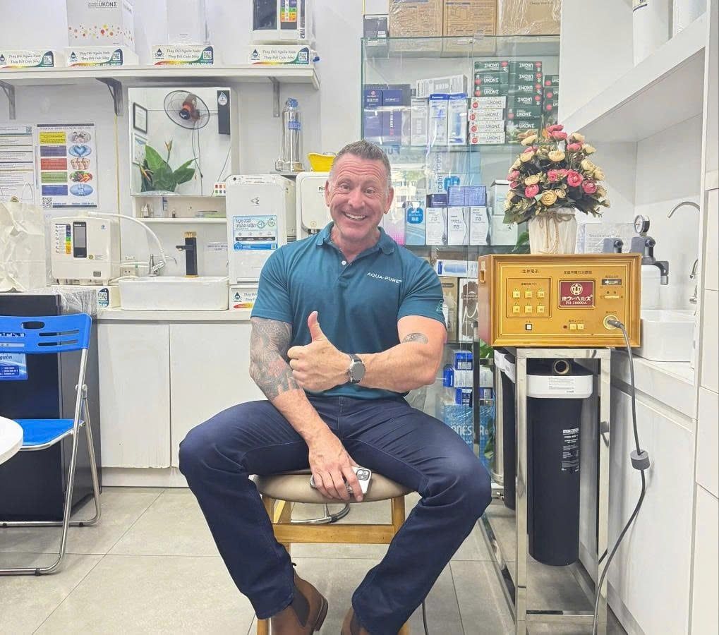 Khách hàng dùng thử máy xung điện trị liệu nhật bản 1