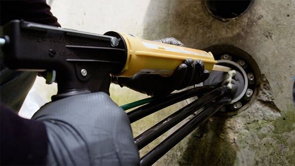 thi công foam trong ống