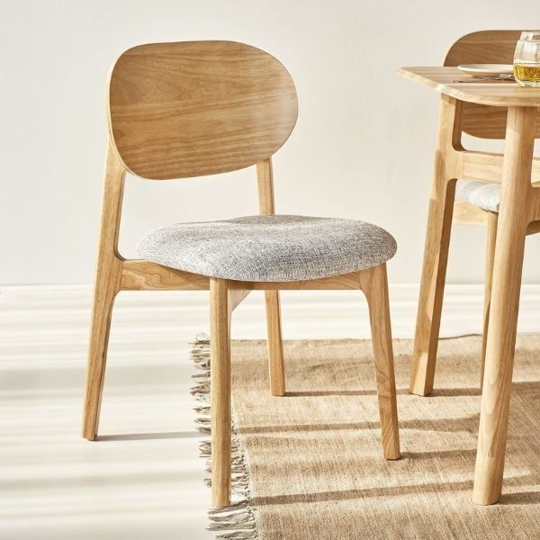 meo-chon-ghe-ban-an-de-ngoi-lau-khong-dau-lung