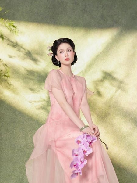 Người mẫu Ngọc Trinh