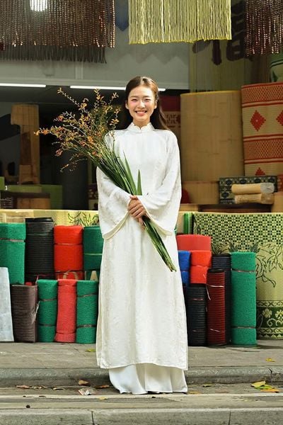 Diễn viên Khả Ngân