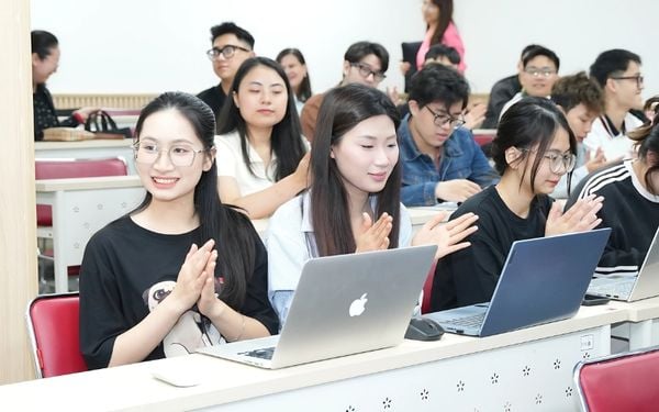 Kỹ năng mềm sinh viên - nhanvan.vn