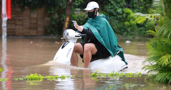 đi xe điện vào chỗ ngập sâu